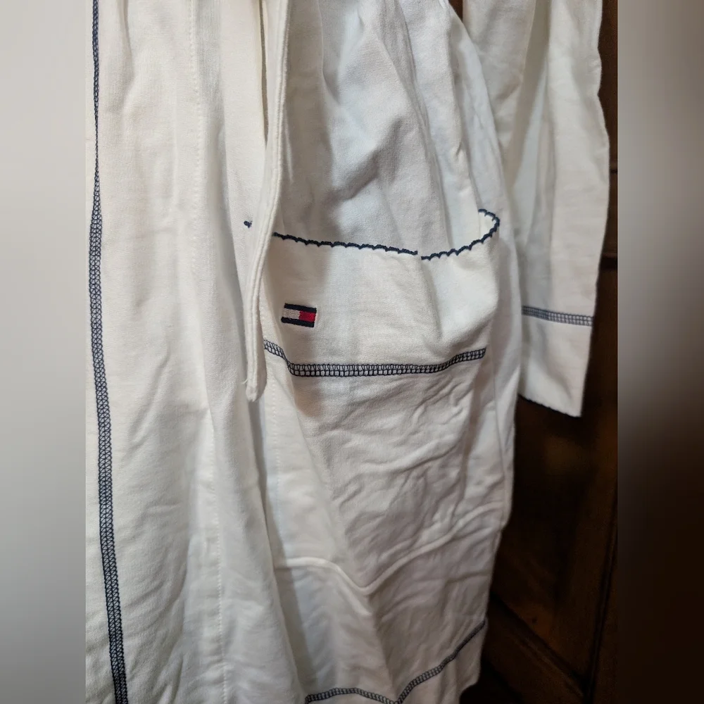 NWT Tommy Hilfiger Hooded Bathrobe - Picture 2 of 6